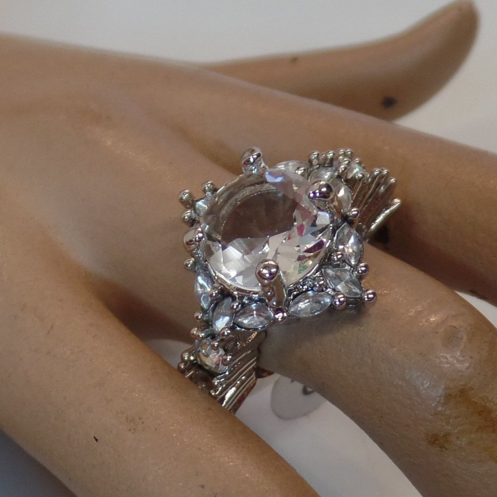 Unbranded Very Gaudy Faux Diamond Ring Sz 7.5 Pre Owned